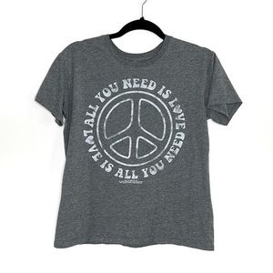 All You Need Is Love Peace Sign gray tee size Small